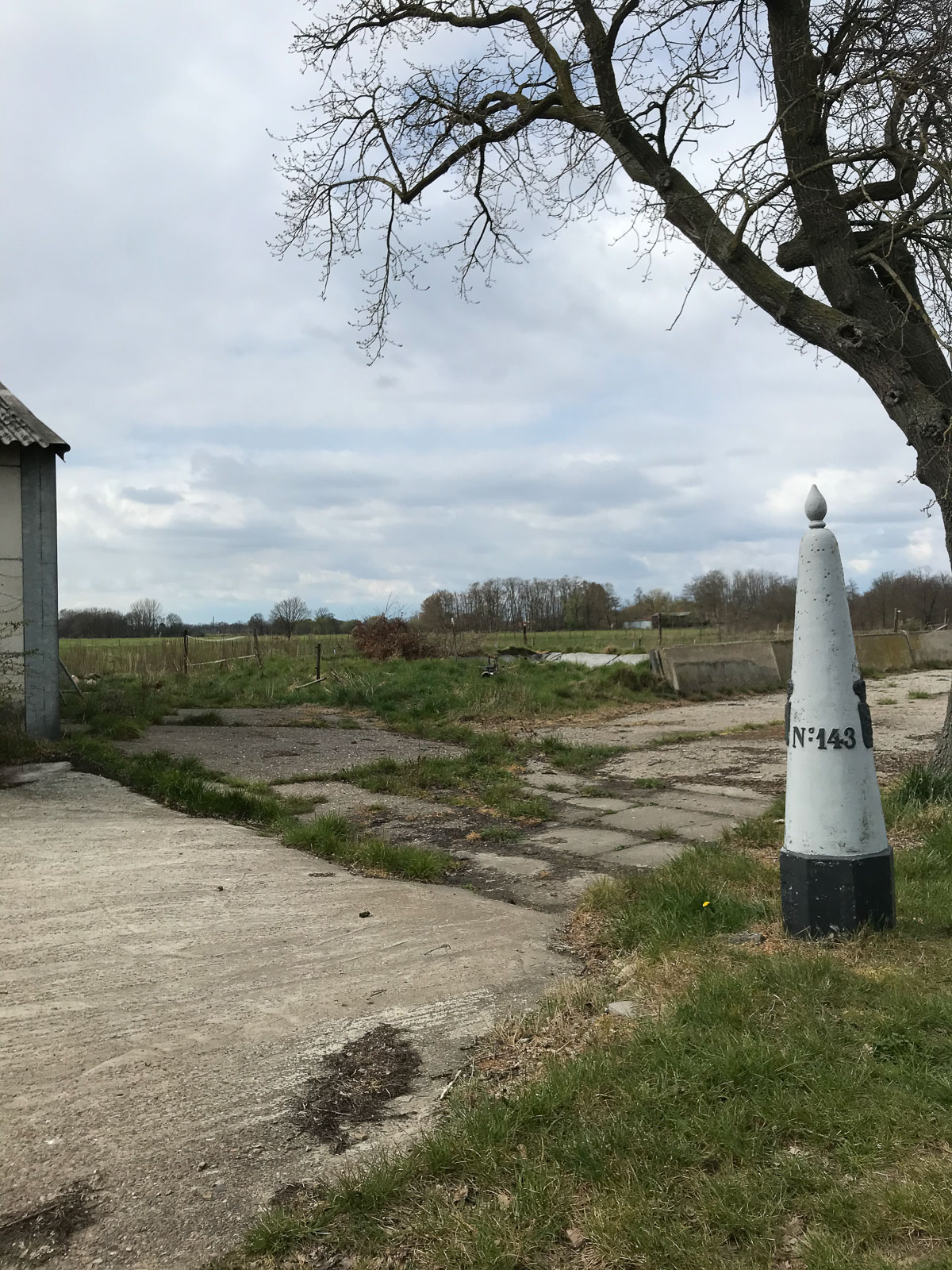 Grenspaal 143